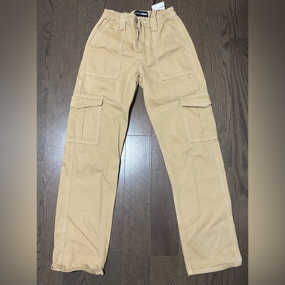 Beige cargo pants size 0 cinched at waist